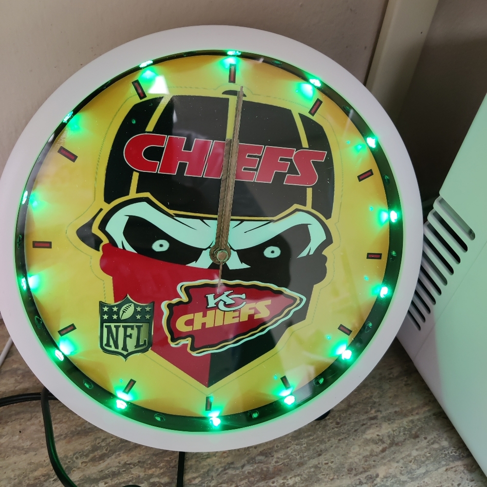 Chiefs led light clock - Picture 6 of 10